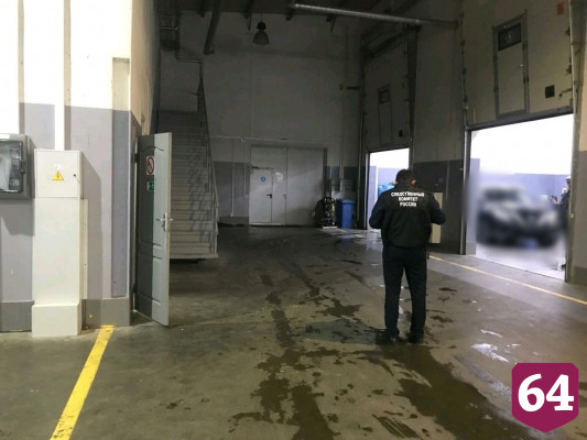 В Саратове охранник автосалона насмерть забил коллегу и бросился в бега