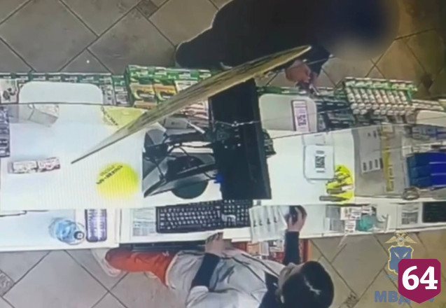 В Саратове женщина забрала забытый в аптеке телефон и попала под статью