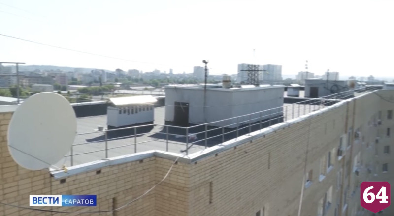 В саратовских многоэтажках заменили 110 старых лифтов 