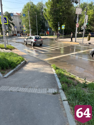 Саратовцы попросили о переправе на месте коммунальной аварии