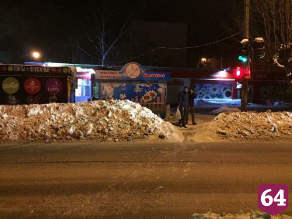 ГИБДД потребовала от чиновников убрать сугробы в центре Саратова