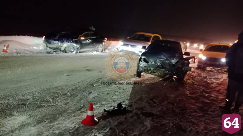 В Саратове водитель «Приоры» пострадала в ДТП с иномаркой
