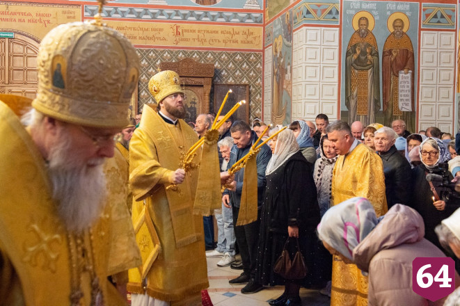 В Балаково освятили возрожденный Свято-Троицкий кафедральный собор