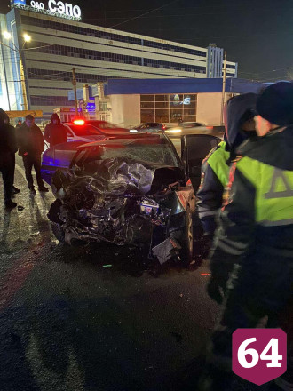 Молодой мужчина погиб в ДТП с иномарками в Саратове