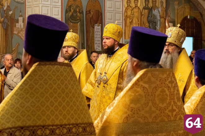 В Балаково освятили возрожденный Свято-Троицкий кафедральный собор