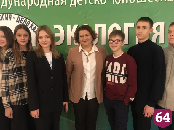 Саратовская школьница съездила по путевке во Владивосток и встретила тигроведа