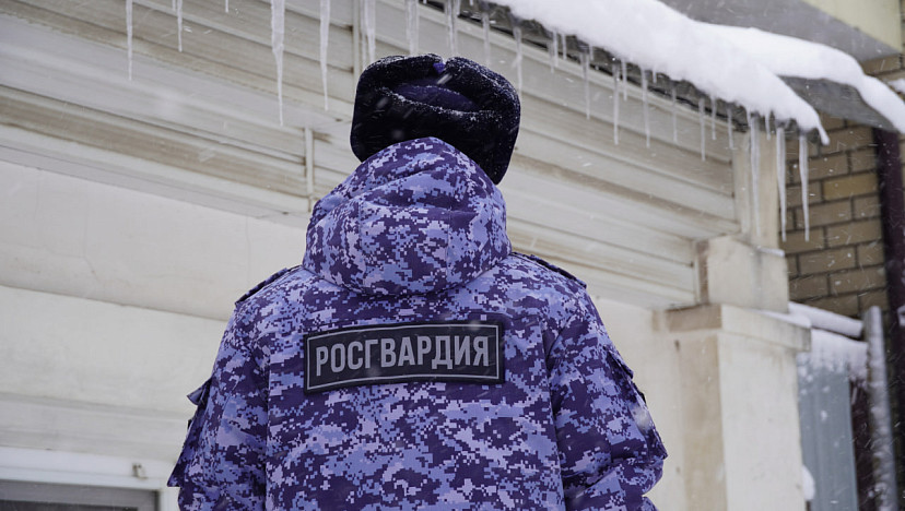 Саратовец разбил витрину и украл из магазина кассу