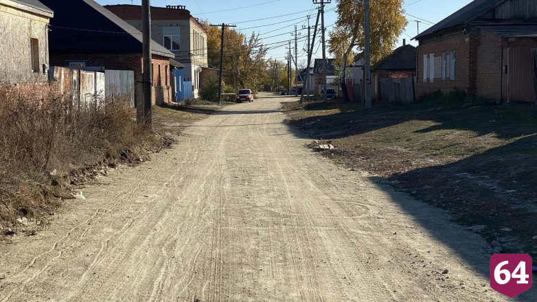 В райцентре Саратовской области завершилось щебенение дорог