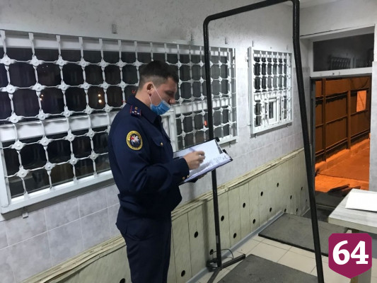 Обвиняемым в изнасилованиях заключенных в Саратове продлили арест 