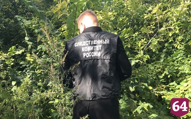 Грибники нашли в лесу под Саратовом мертвеца