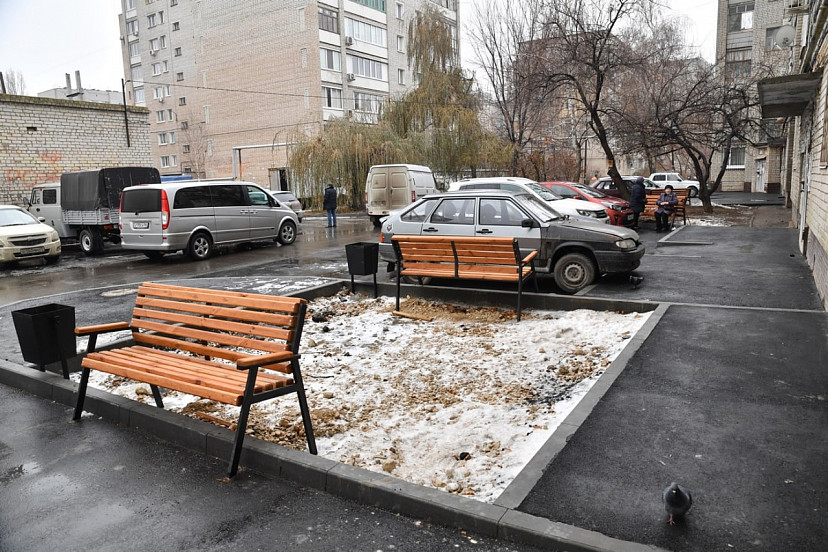 Глава Саратова призвал не перекладывать ремонт дворов «на плечи жителей»