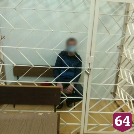 Саратовец зарезал собутыльника и спрятал труп под одеялом
