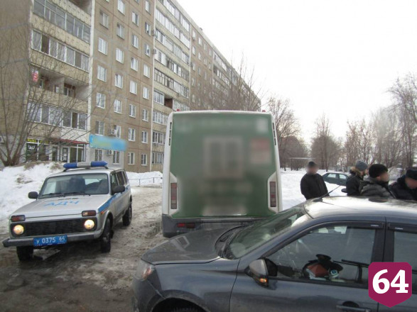 Саратовец пытался угнать маршрутку с остановки и попался