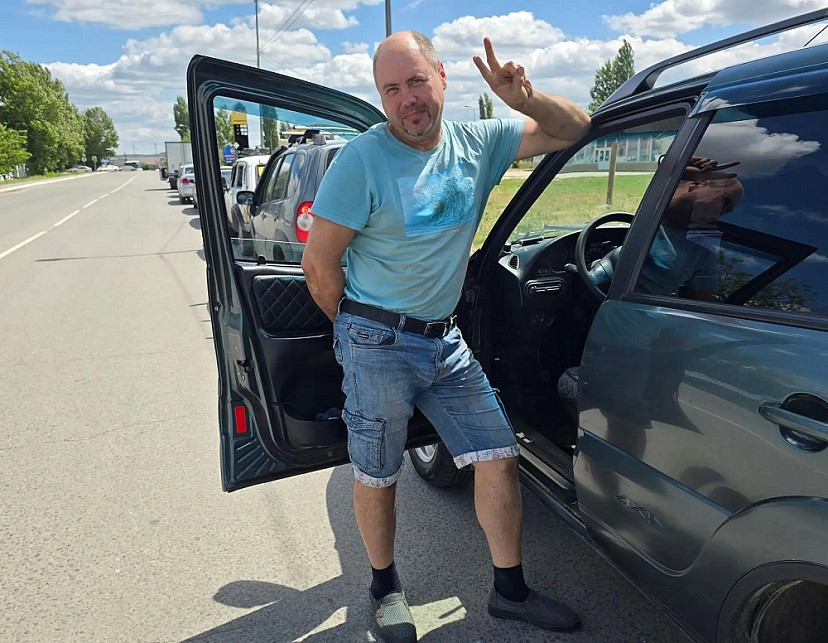 Саратовцы стоят в очередях на АЗС и отправляют бензин на фронт 