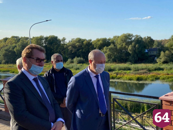 Городской набережной стали посвящать стихи