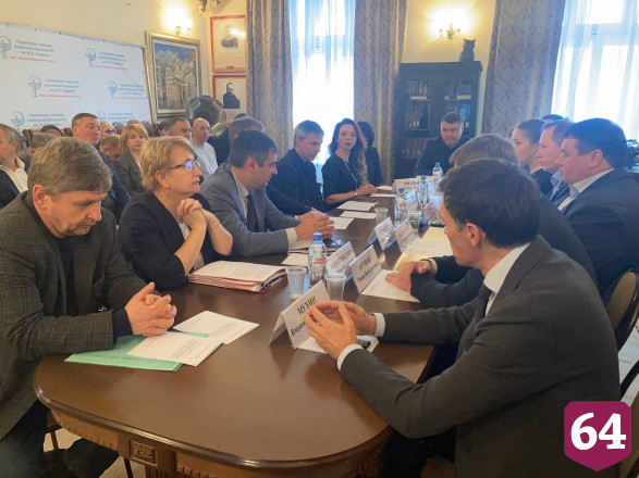 В Саратове предложили создать программу ремонта больниц и поликлиник 