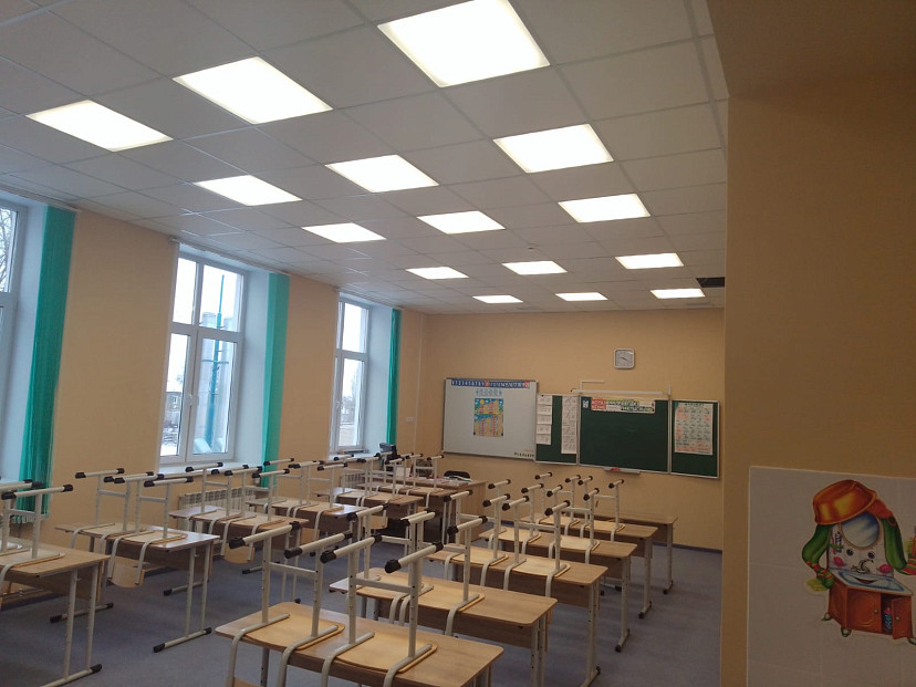 В Энгельсе из-за атаки беспилотников отменили уроки в школах