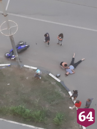 Автоледи на «Рено» сбила мужчину на мопеде