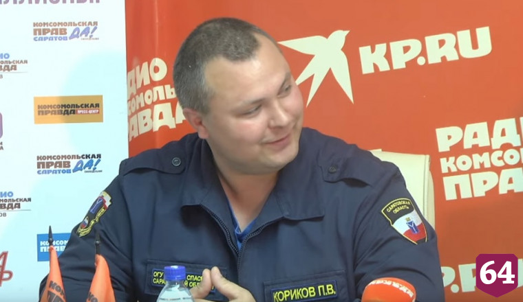 На реке под Саратовом перевернулась самодельная лодка с людьми
