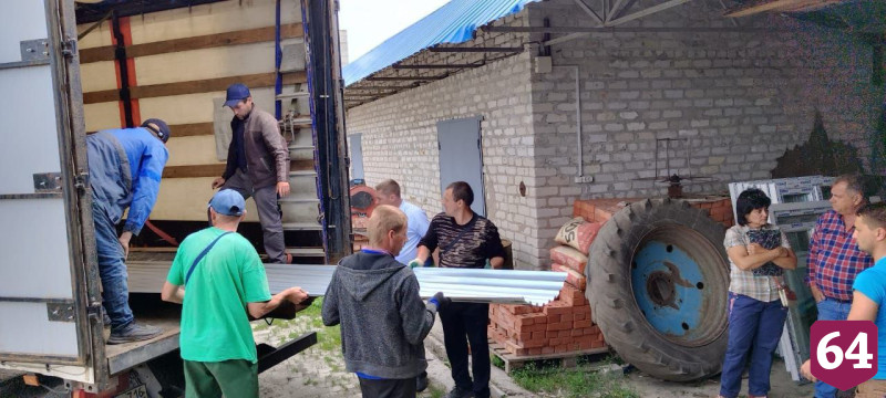 Саратовские спасатели привезли в ЛНР очередную партию гуманитарки