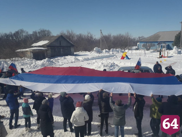 В Саратовской области прошел автопробег Z под легендарную «Катюшу»
