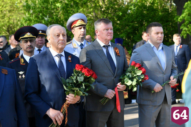 Саратовский губернатор почтил память погибших в Великой Отечественной войне