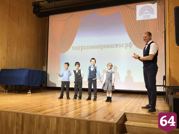 Студенты провели для детей мастер-класс по актерскому мастерству
