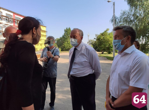 Саратовский губернатор помог активистке спасти стрижей 