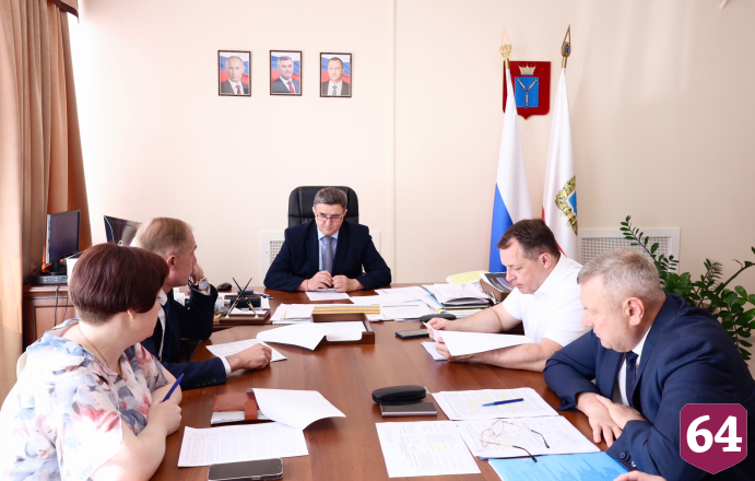 Саратовский зампред потребовал сдать все объекты в срок