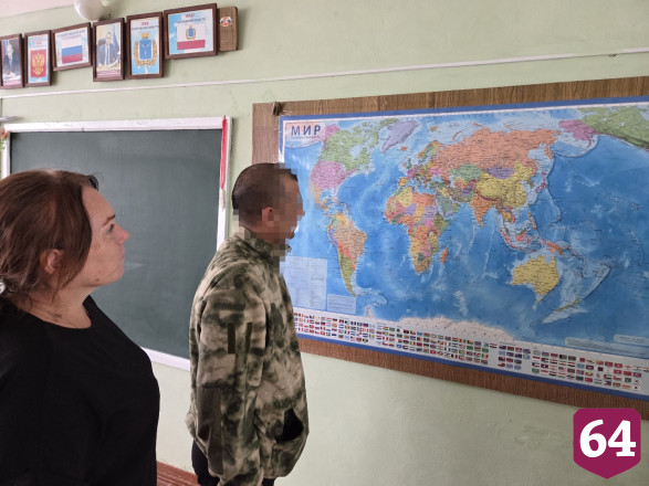 Саратовский боец с позывным «Шейх» в отпуске навестил родную школу