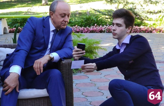 Губернатора впечатлила идея показа спектаклей в саратовских троллейбусах 