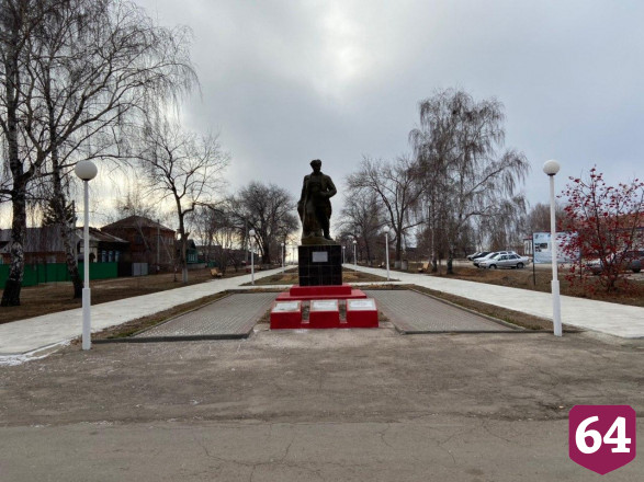 Радаев поручил обследовать разрушающуюся набережную Волги