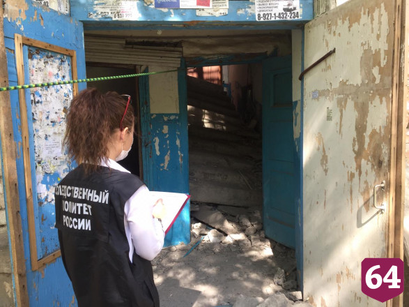 Дом с рухнувшей на женщину лестницей признали аварийным в 2018 году