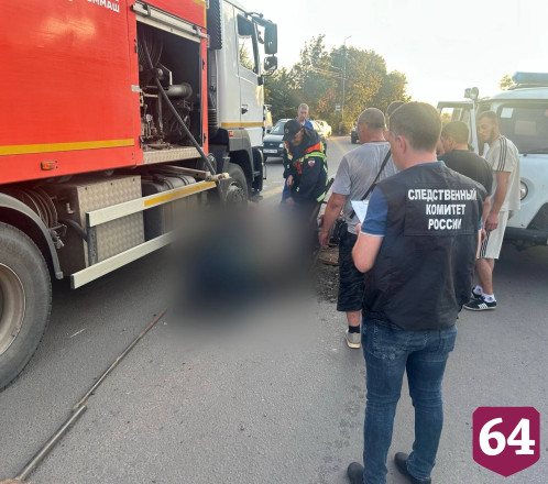 Саратовские рабочие спустились в колодец чистить канализацию и погибли 