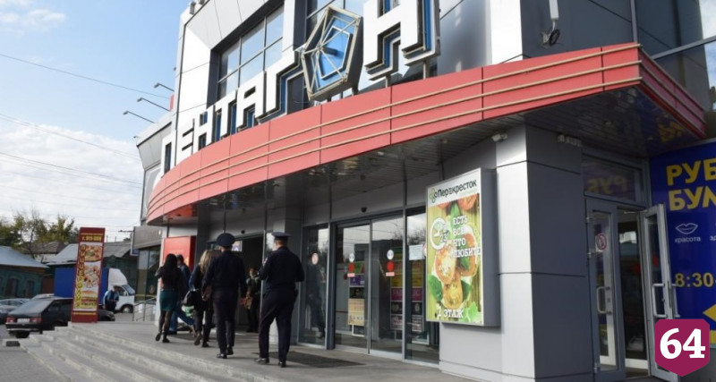 В саратовских ТЦ продолжают ловить нарушителей масочного режима