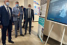 Саратовские школьники показали губернатору танцующего робота