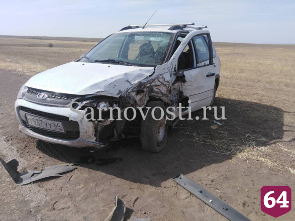 Двое водителей не поделили полевую дорогу под Саратовом