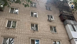 В Энгельсе ребенок выпал из окна четвертого этажа