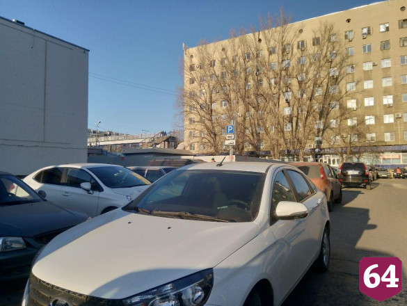 Радаев потребовал «максимально быстро» создать парковку у саратовского вокзала 