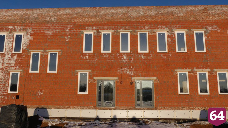 В Энгельсе смонтировали каркас будущего Ледового дворца