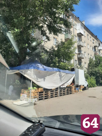 Саратовцы заступились за уличных торговцев овощами