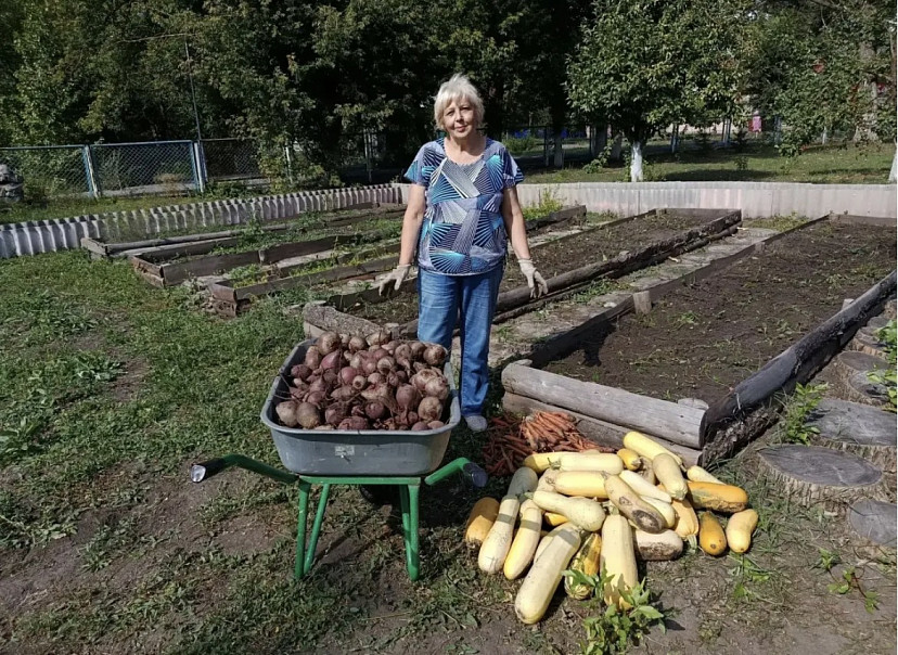Саратовские женщины засушат сезонные овощи для бойцов СВО