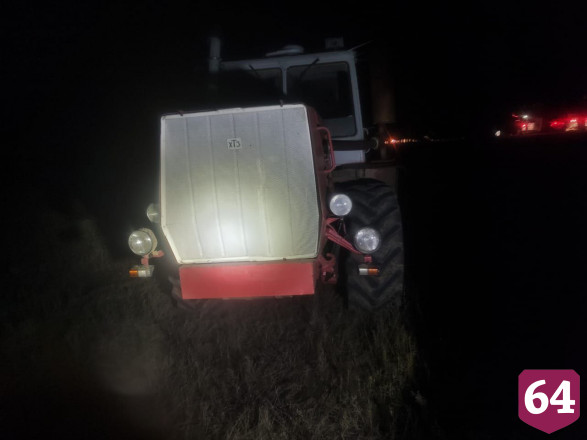 Водитель внедорожника погиб в ДТП с трактором под Саратовом