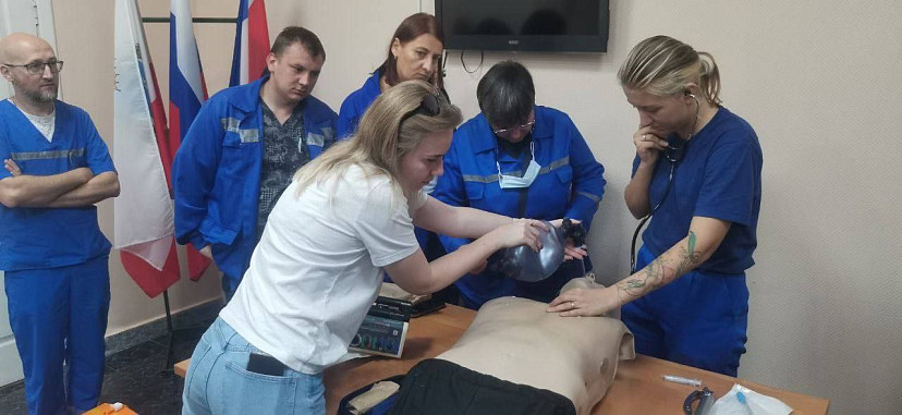 В Саратовской области районных сотрудников скорой помощи обучают на местах