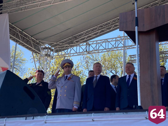 В Саратове состоялось торжественное прохождение войск в честь Дня Победы