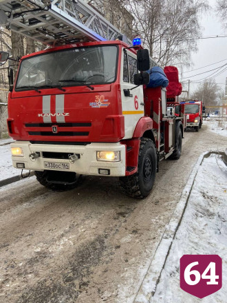 В Саратове пожарные спасли из горящего дома 18 жильцов
