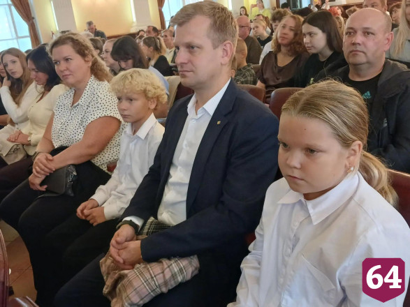 В Саратове победителям международной экопремии вручили принтеры и телевизоры