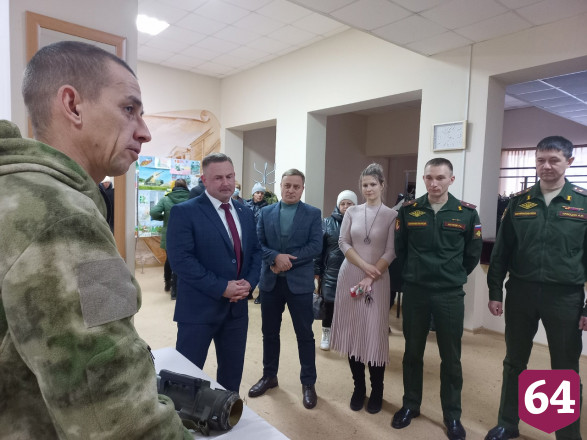 В саратовском доме культуры открыли выставку трофеев СВО