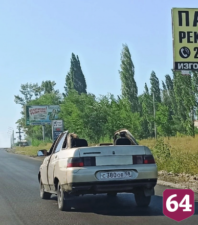 В Саратовской области заметили суровых «пензюков» на «кабриолете»