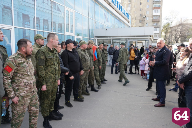 Мобилизованные саратовцы после отпуска отправились в зону СВО